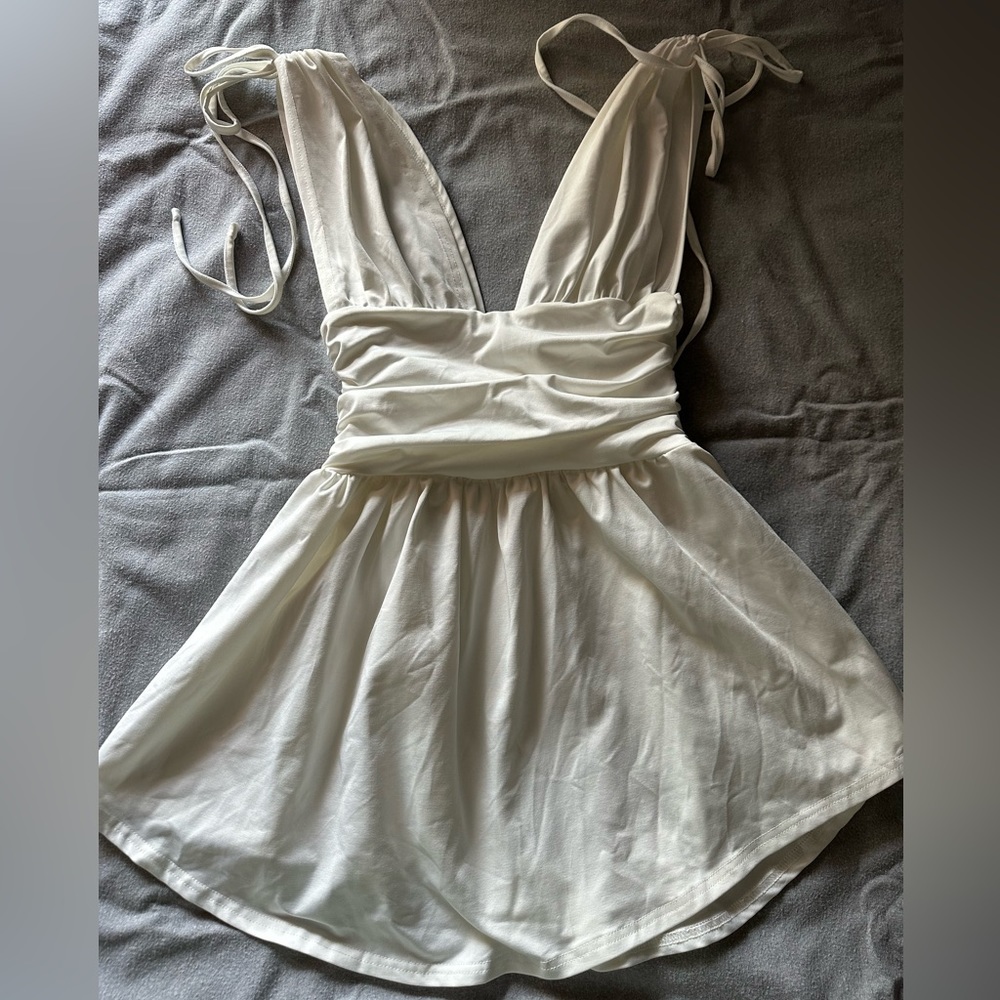 White stretchy dress